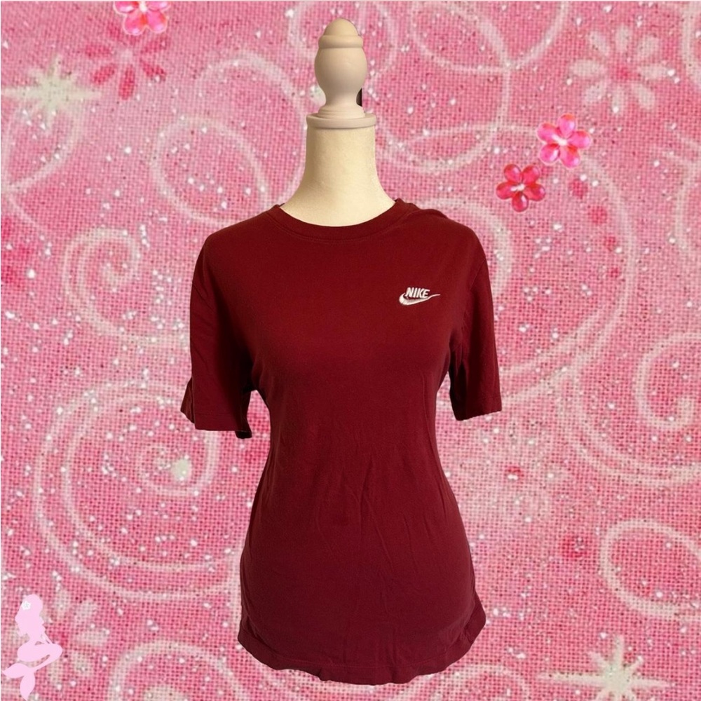 Nike Women's Red Short Sleeve Tee